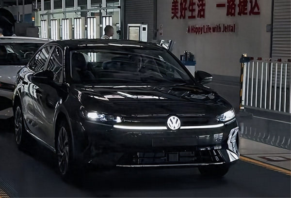 问道管理 大众速腾L锰石黑色实车，车身加长，改怀挡+隐藏式门把手